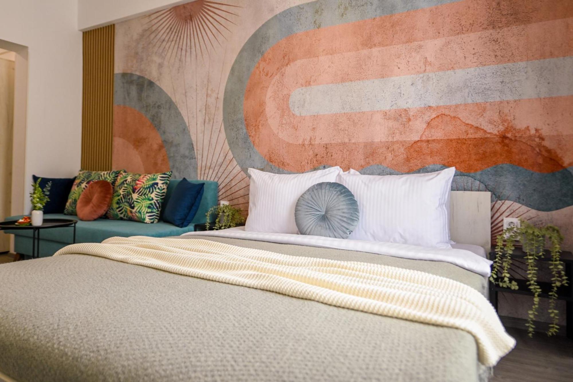 Old Town Charm - Modern & Comfortable Accommodation In The Heart Of The City Bukares Bagian luar foto