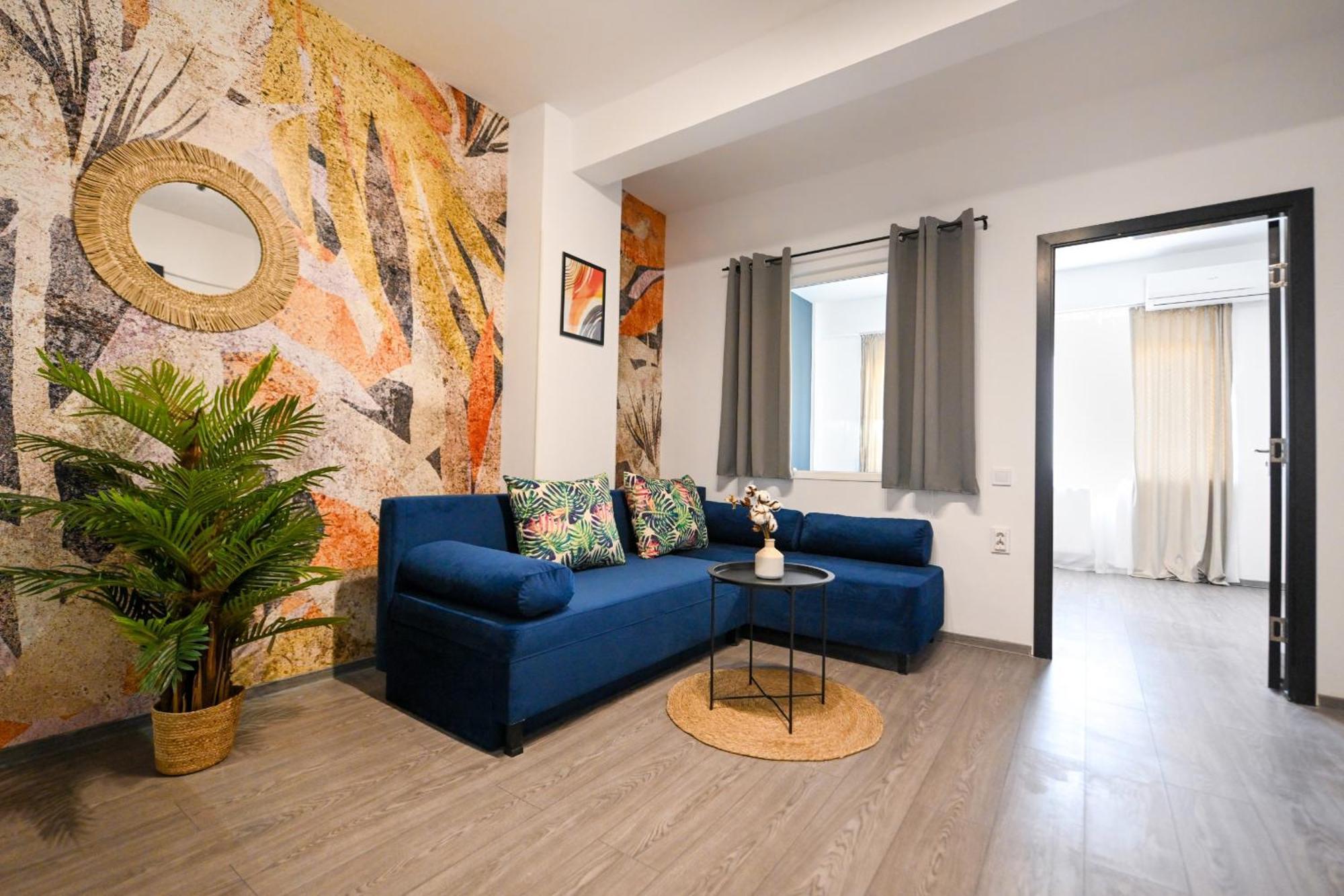 Old Town Charm - Modern & Comfortable Accommodation In The Heart Of The City Bukares Bagian luar foto