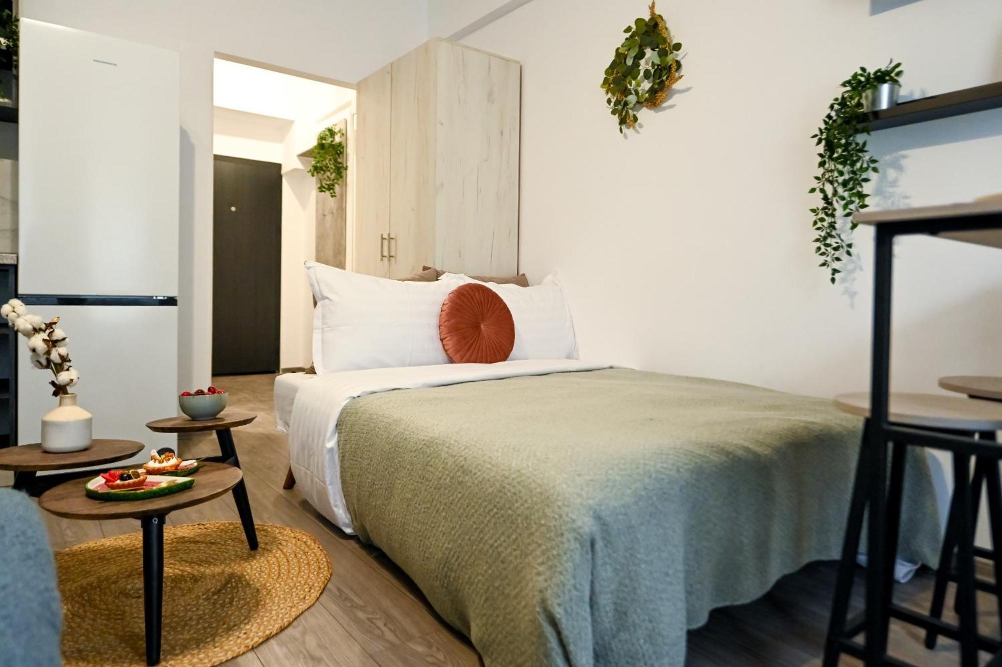 Old Town Charm - Modern & Comfortable Accommodation In The Heart Of The City Bukares Bagian luar foto